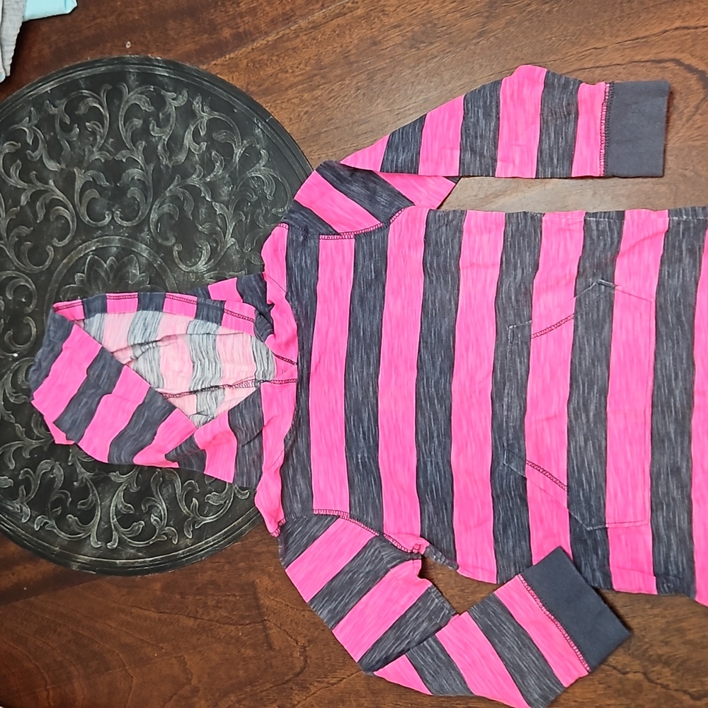 Long sleeve hoodie shirt